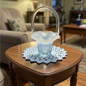 Vintage Duncan Miller Canterbury Art Glass Blue Opalescent Ruffle Edge 7” Basket